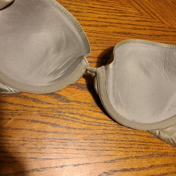 Fabulous by Victoria's secret bra plunge Size 32d Olive green Pretty color - Picture 3 of 4
